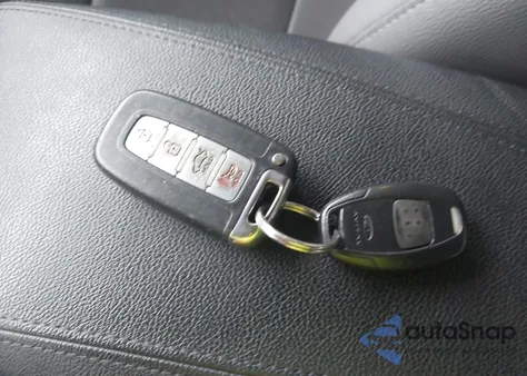 2013 Hyundai Sonata Limited z USA, uszkodzony, nr VIN 5NPEC4AC4DH719032